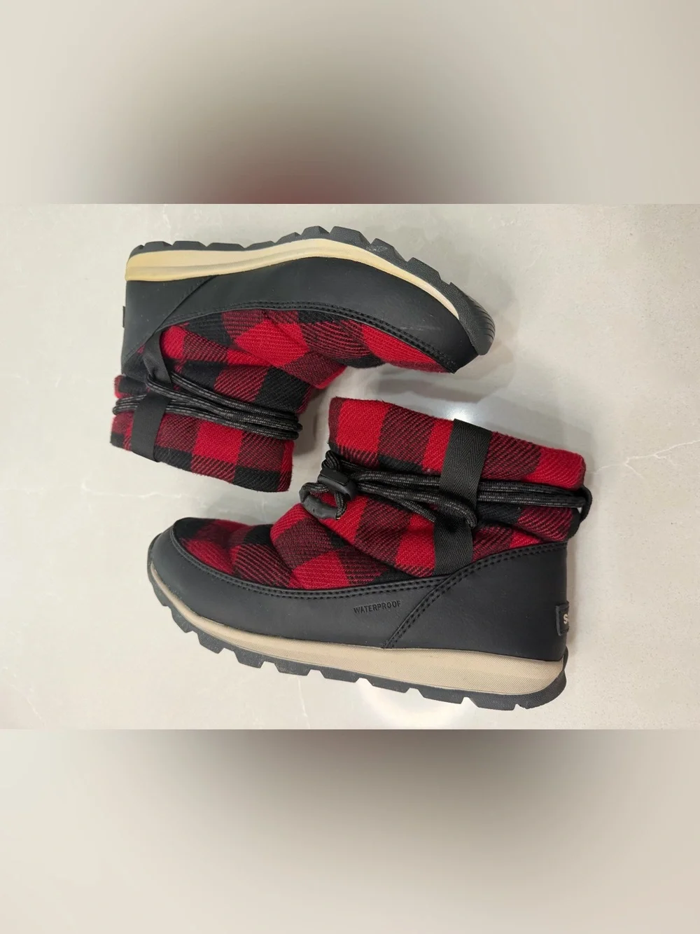 SOREL Whitney Short Red Black Buffalo Plaid Winter Snow Boots Waterproof Size 8